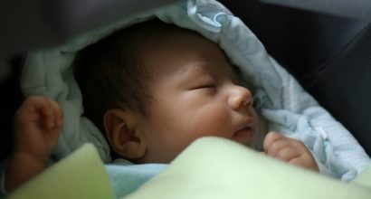 Kuvituskuva nukkuvasta vauvasta /Decorative photo of a baby.