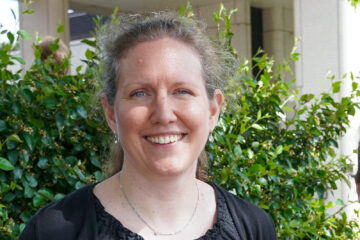 Elina Kilpi-Jakonen kasvokuva.