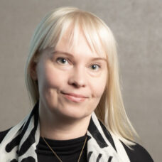 Katri Aaltosen kasvokuva.