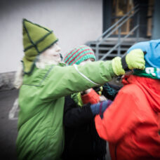 Lapset kiusaavat toisiaan.