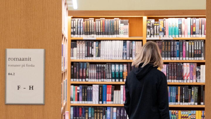 Kirjasto.