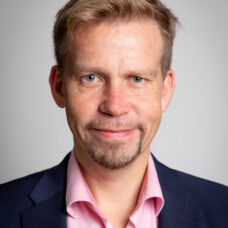 Mika Kortelaisen kasvokuva.